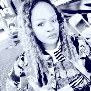 Meet your Posher, Sabrinathe